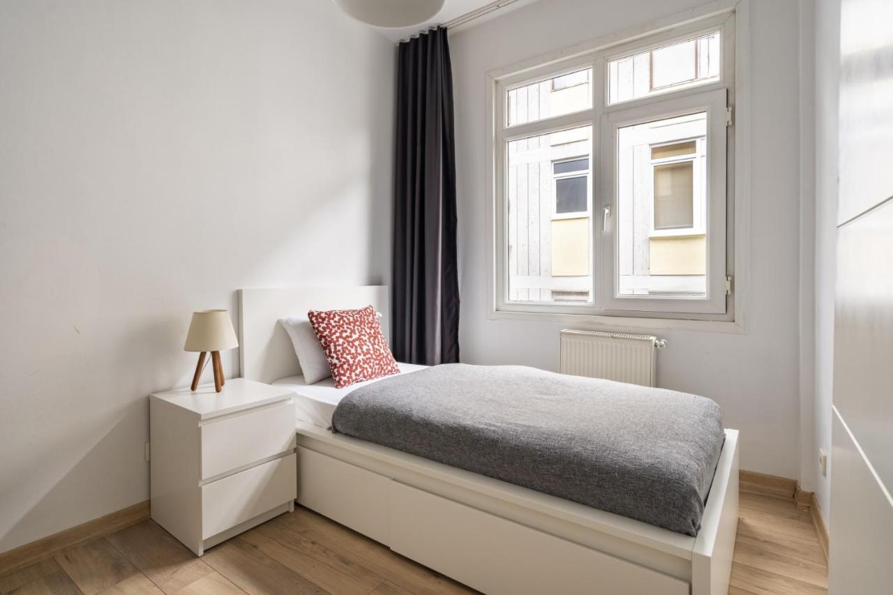 Apartment Specious And Stylish Near Bagdat Street With Excellent Location In Kadikoy